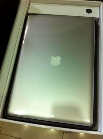 Apple  MacBook Pro quad-core Intel Core i7 2.5GHz,17", 8GB RAM, 750GB 5400-rpm Hard Drive, Intel HD Graphics 3000 and AMD Radeon HD 6770M, SuperDrive, Thunderbolt  port, Aluminum unibody, Hi-Res Antiglare Widescreen -------- 1300 Euro